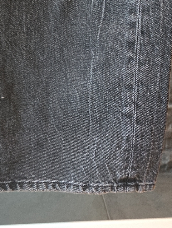 Straight-Leg Black Jeans - Picture 5 of 10